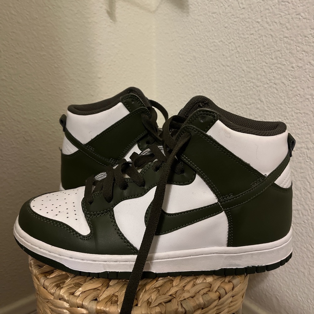 green nike dunks